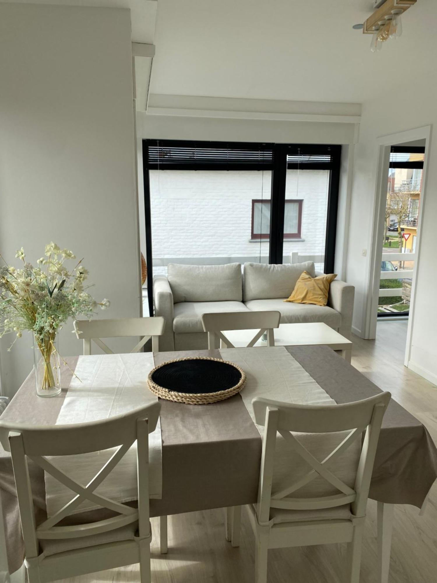 The Ocean Breeze 2 Apartman De Haan Kültér fotó